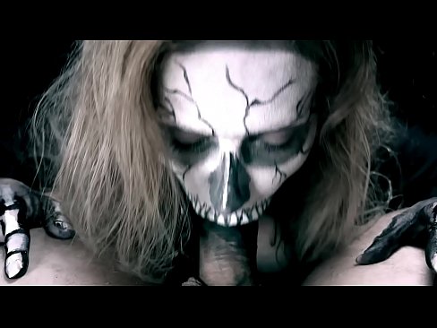 ❤️ Demon girl chupando pollas con su boca negra y tragando semen Porno casero en es.mailkassa.ru ❌️